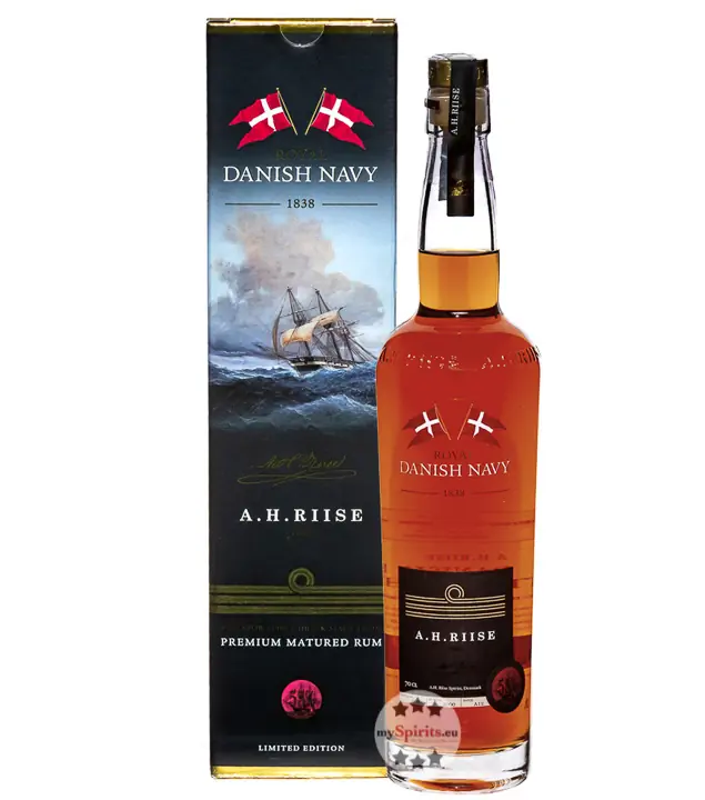 A.H. Riise Royal Danish Navy Strength (Rum-Basis) / 55 % Vol. / 0,7 Liter-Flasche in Geschenkkarton