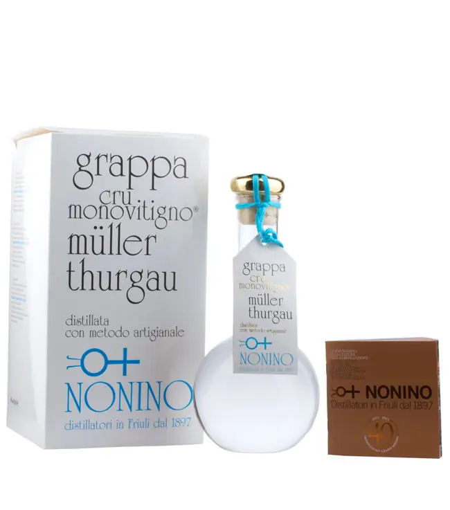 Grappa Nonino: Cru Müller Thurgau Grappa Monovitigno / 45 % vol. / 0,5 Liter-Flasche mundgeblasen im Geschenk-Karton