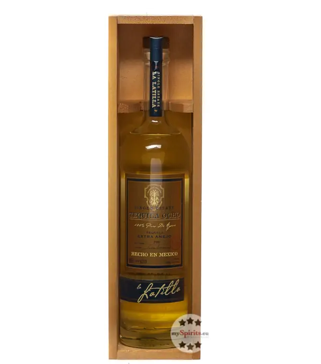 Tequila Ocho Extra Añejo / 40 % Vol. / 0,7 Liter-Flasche in Holzbox