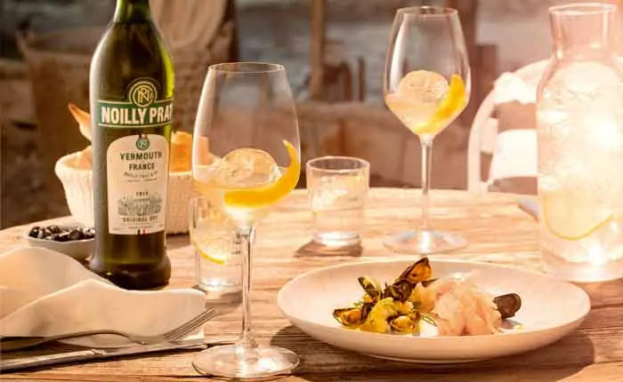 Noilly Prat Vermouth eignet sich hervorragend zum Kochen Noilly Prat Vermouth eignet sich hervorragend zum Kochen