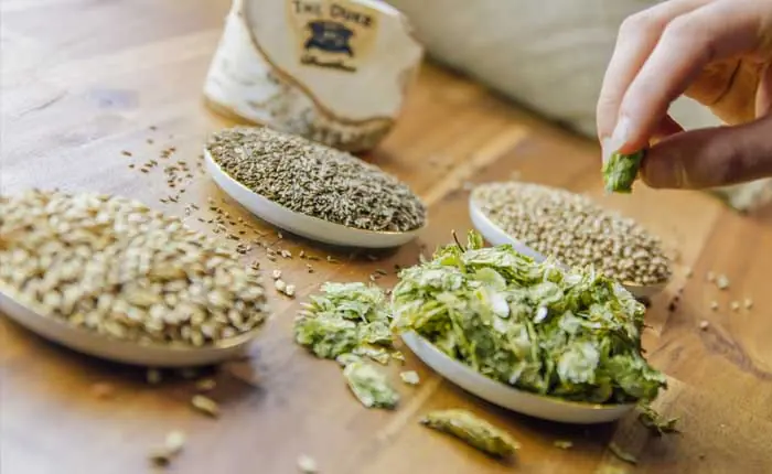 Nur beste Botanicals kommen in The Duke Gin Nur beste Botanicals kommen in The Duke Gin