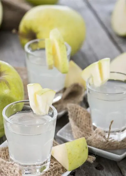 Auch grüner Äpfel eignet sich hervorragend als Apfellikör Auch grüner Äpfel eignet sich hervorragend als Apfellikör