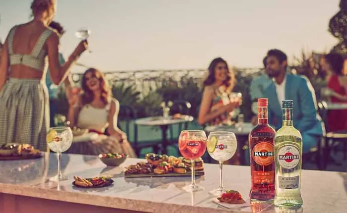 Martini Fiero und Martini Bianco als Aperitif geniessen Martini Fiero und Martini Bianco als Aperitif geniessen