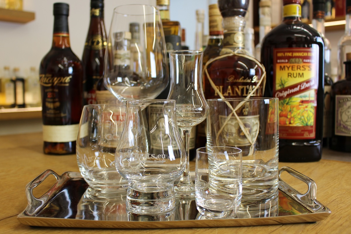 Richtiges Glas zum Rum trinken